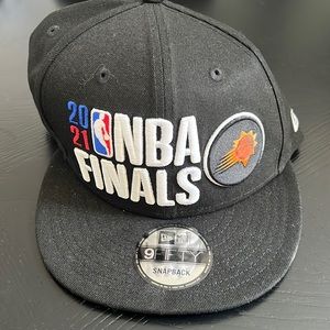Men’s nba 2021 finals cap brand new with tags